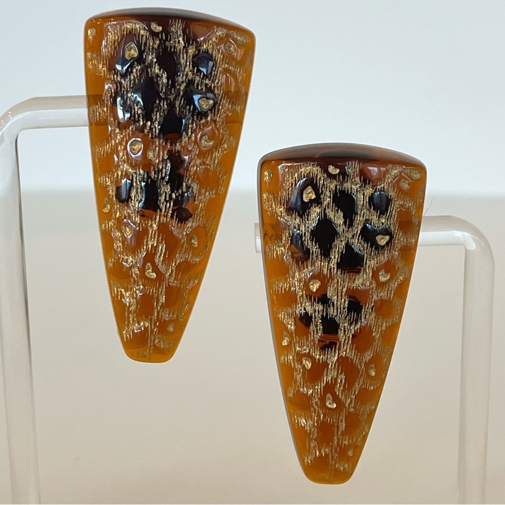 Vintage Abra Leopard Print Acrylic Clip On Earrings - Picture 2 of 9